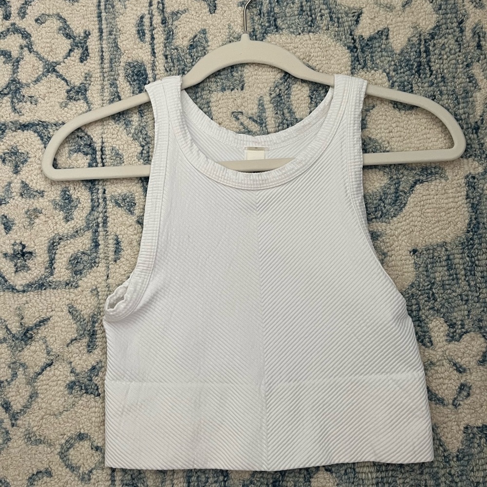 Trendy cropped tank